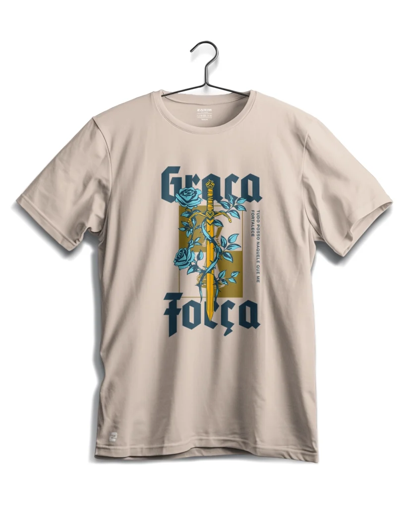 camiseta Zarim com estampa de espada e rosas Graça e Força