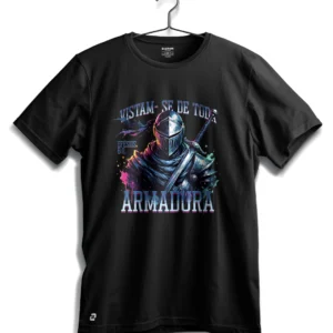 camiseta Zarim com estampa de guerreiro e texto Vistam-se de toda armadura